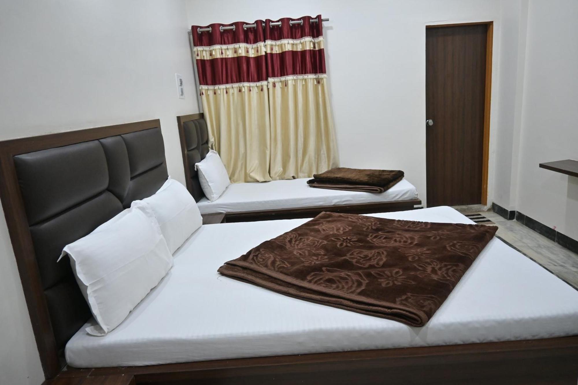 Hotel Roshan Palace Ambaji Esterno foto