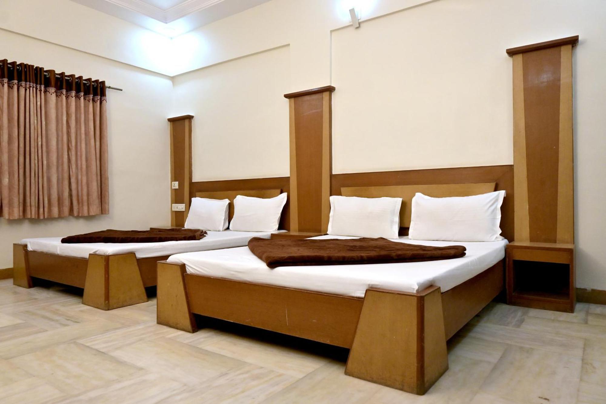 Hotel Roshan Palace Ambaji Esterno foto