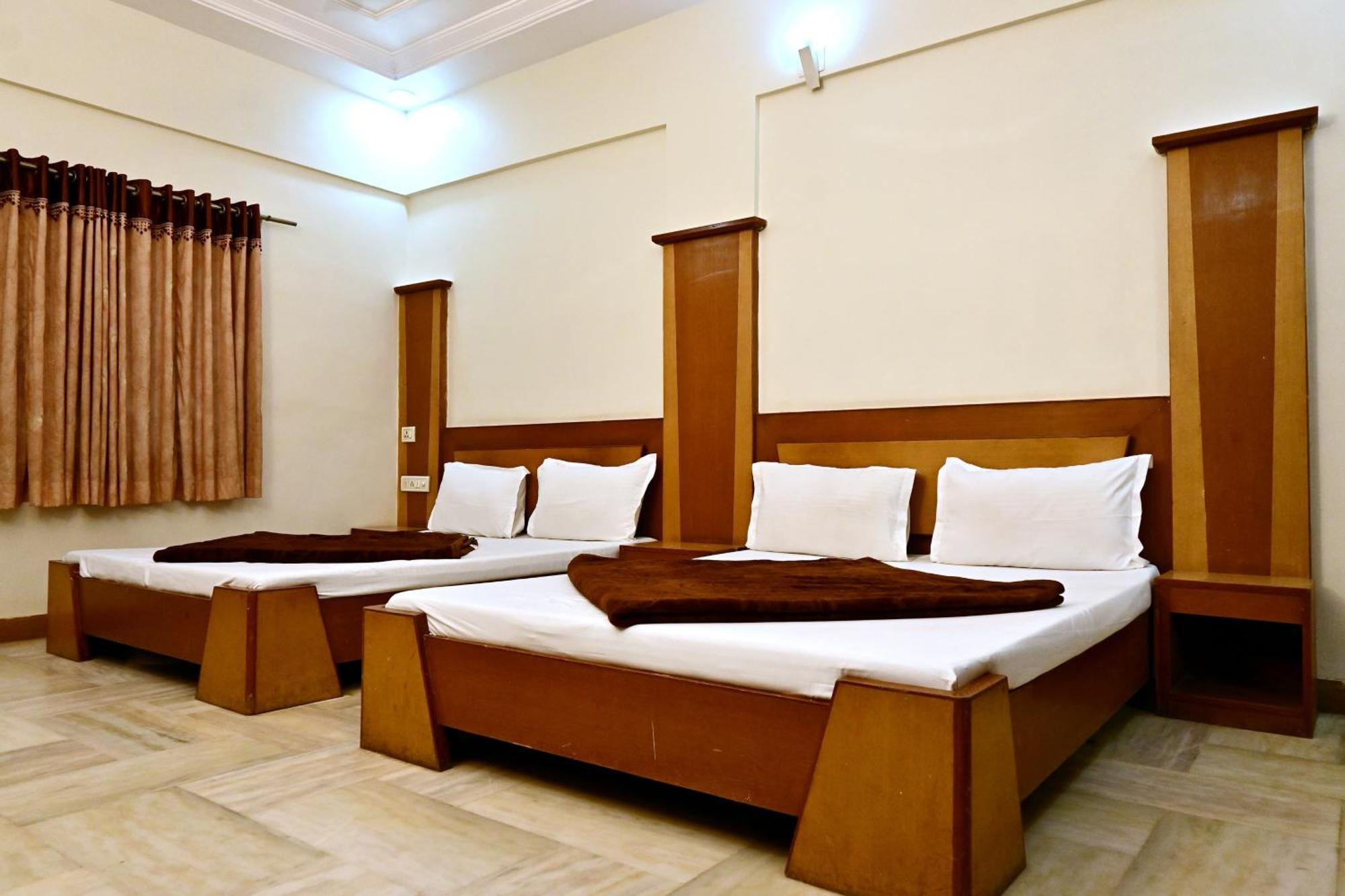 Hotel Roshan Palace Ambaji Esterno foto