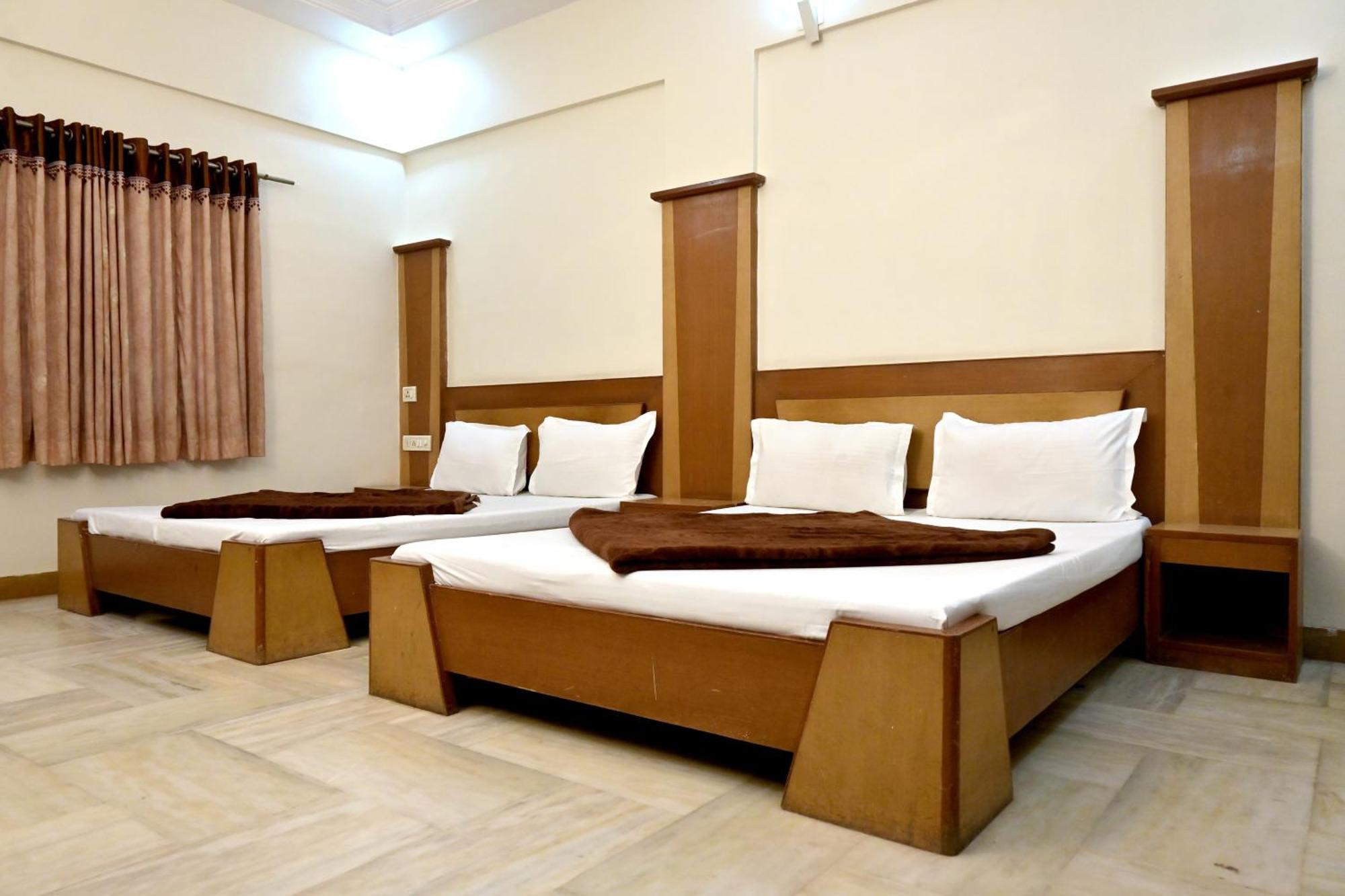 Hotel Roshan Palace Ambaji Esterno foto