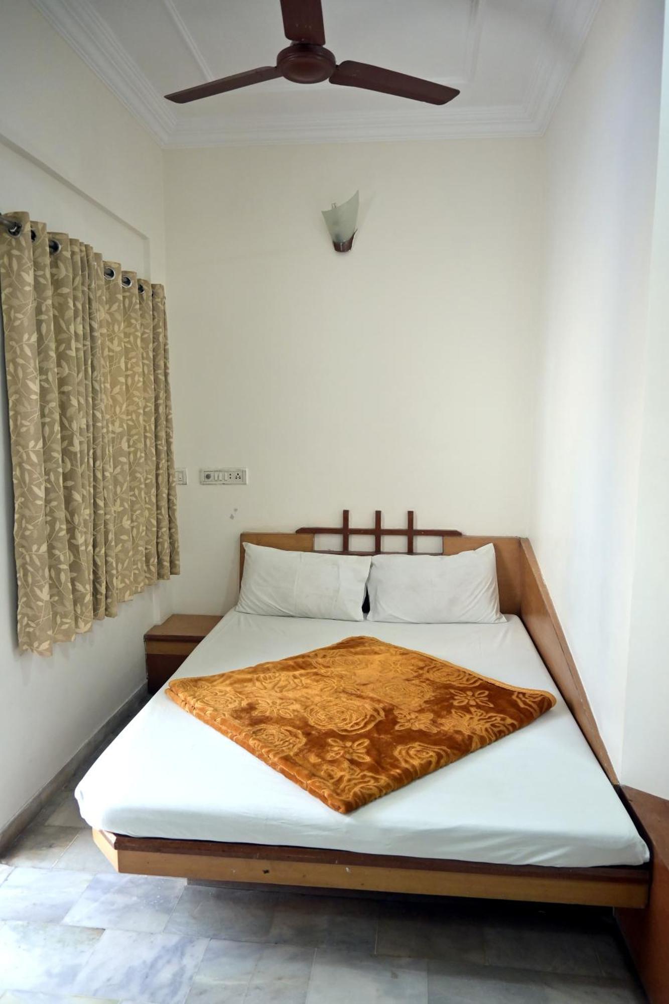 Hotel Roshan Palace Ambaji Esterno foto