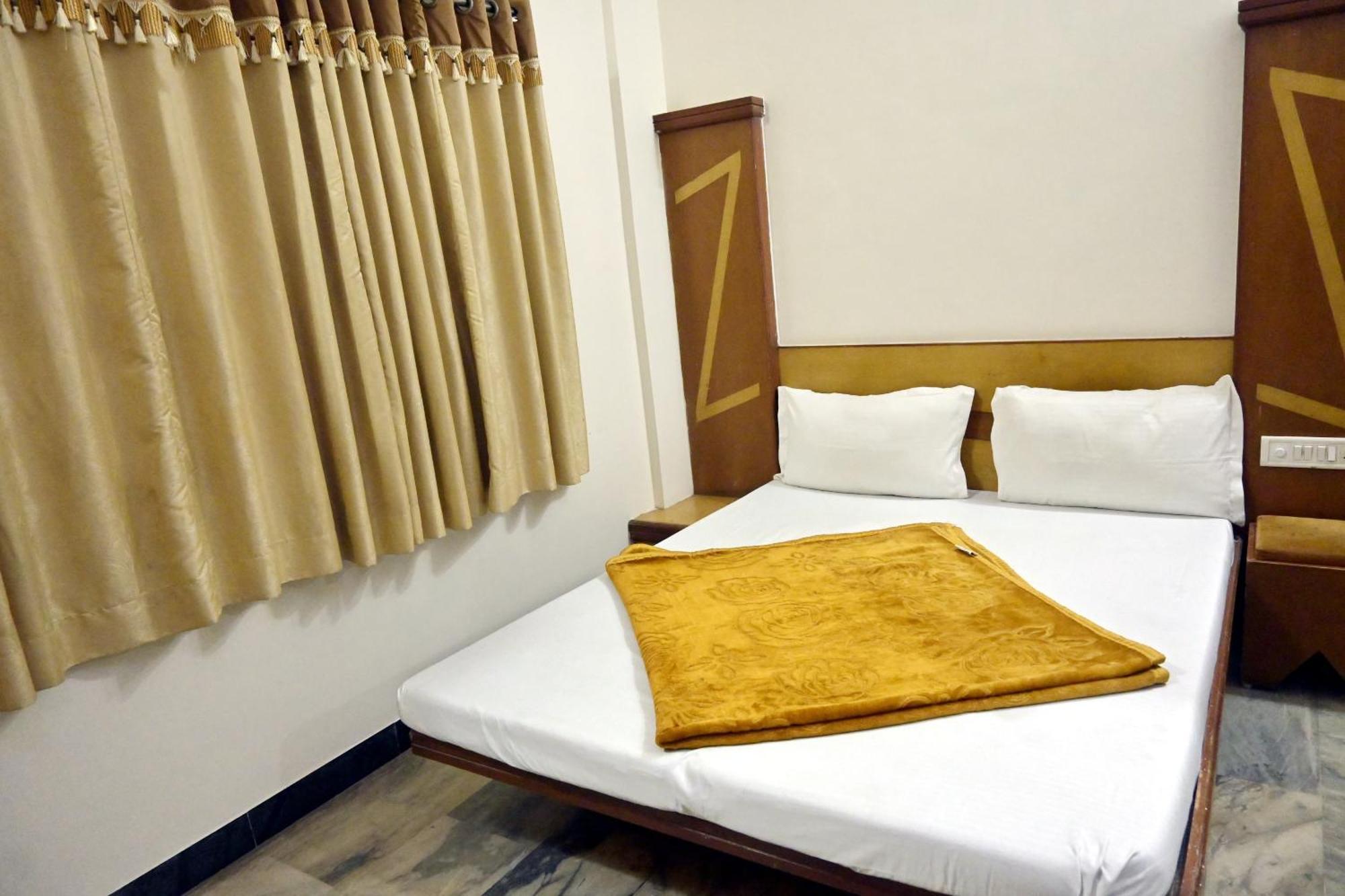 Hotel Roshan Palace Ambaji Esterno foto